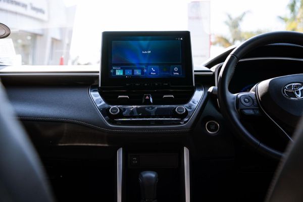 2025-Toyota-Corolla-Cross-18-XS image:11