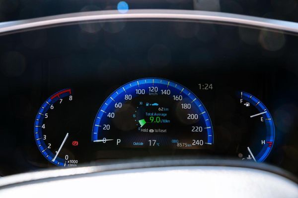 2025-Toyota-Corolla-Cross-18-XS image:13
