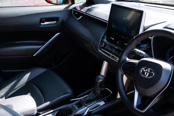 2025-Toyota-Corolla-Cross-18-XS image:23
