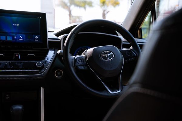 2025-Toyota-Corolla-Cross-18-XS image:7