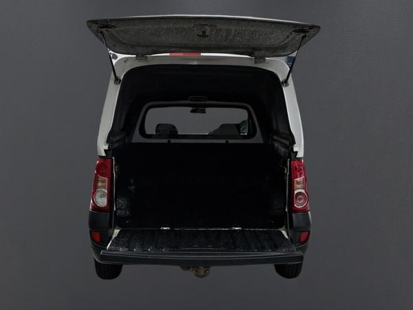 2023-Nissan-NP200-16-AC-Safety-Pack image:16