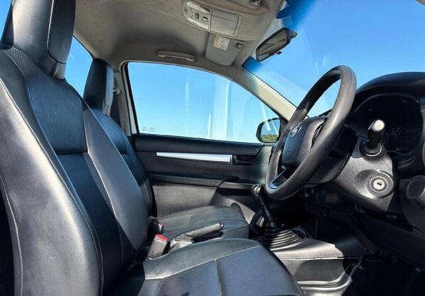 2022-Toyota-Hilux-24-GD-S-Single-Cab image:12