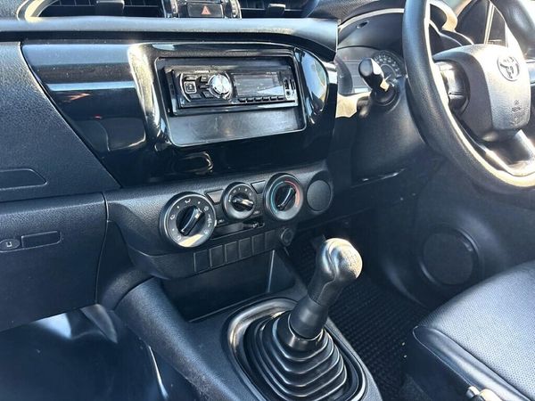 2022-Toyota-Hilux-24-GD-S-Single-Cab image:15