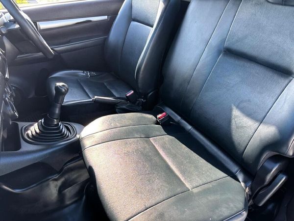 2022-Toyota-Hilux-24-GD-S-Single-Cab image:17
