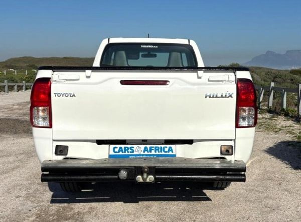 2022-Toyota-Hilux-24-GD-S-Single-Cab image:4