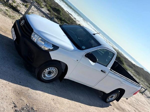 2022-Toyota-Hilux-24-GD-S-Single-Cab image:8