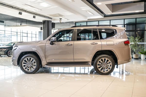 2026-Toyota-Land-Cruiser-300-V6-33D-ZX image:5