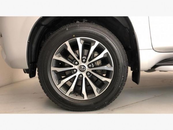 2024-Toyota-Land-Cruiser-Prado-28-GD-VX-L-Auto image:12