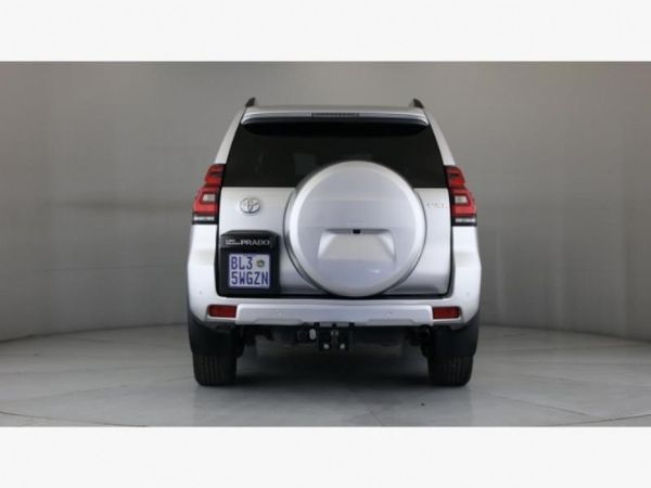 2024-Toyota-Land-Cruiser-Prado-28-GD-VX-L-Auto image:4