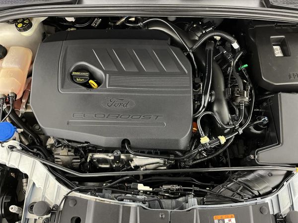2017-Ford-Focus-15-EcoBoost-Trend-Auto-5-dr image:13