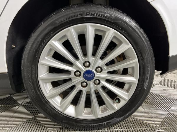 2017-Ford-Focus-15-EcoBoost-Trend-Auto-5-dr image:6