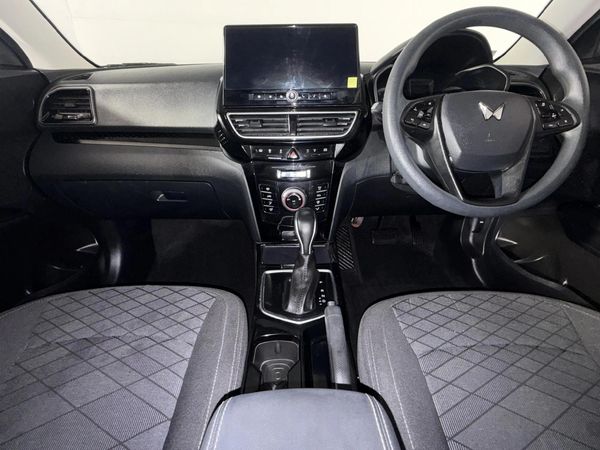 2025-Mahindra-XUV-3XO-12T-MX3-Auto image:1