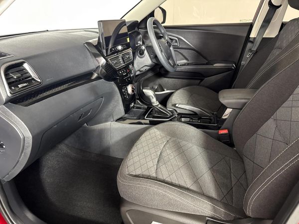 2025-Mahindra-XUV-3XO-12T-MX3-Auto image:7