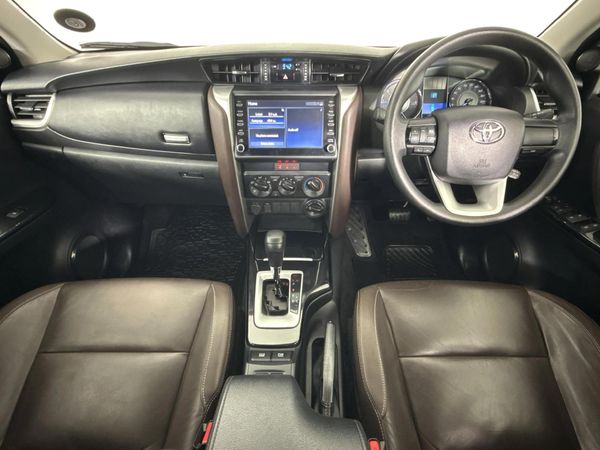 2020-Toyota-Fortuner-24-GD-6-4x4-Auto image:1