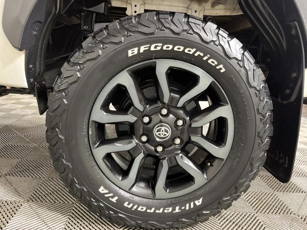 2021-Toyota-Hilux-28-GD-6-Raised-Body-Legend-4x4-Extended-Cab image:5