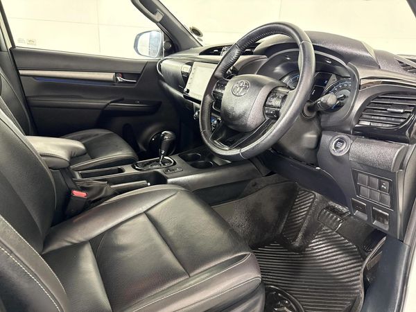 2023-Toyota-Hilux-28-GD-6-Raised-Body-Legend-4x4-Auto-Double-Cab image:9