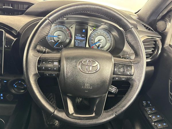 2023-Toyota-Hilux-28-GD-6-Raised-Body-Legend-4x4-Auto-Double-Cab image:11