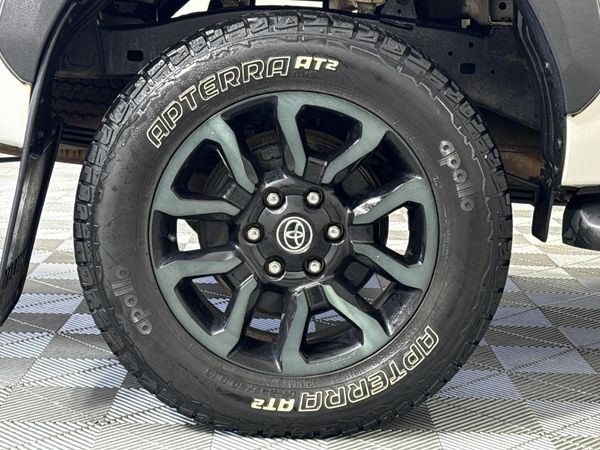 2023-Toyota-Hilux-28-GD-6-Raised-Body-Legend-4x4-Auto-Double-Cab image:7