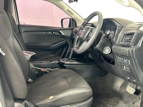 2022-Isuzu-D-Max-19-DDI-HR-L-Auto-Double-Cab image:9