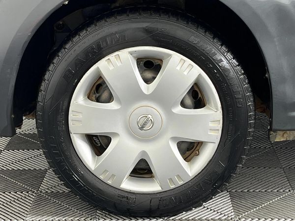 2019-Nissan-NP200-16-AC-Safety-Pack image:2