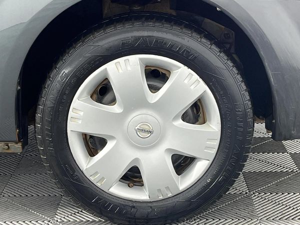 2019-Nissan-NP200-16-AC-Safety-Pack image:3