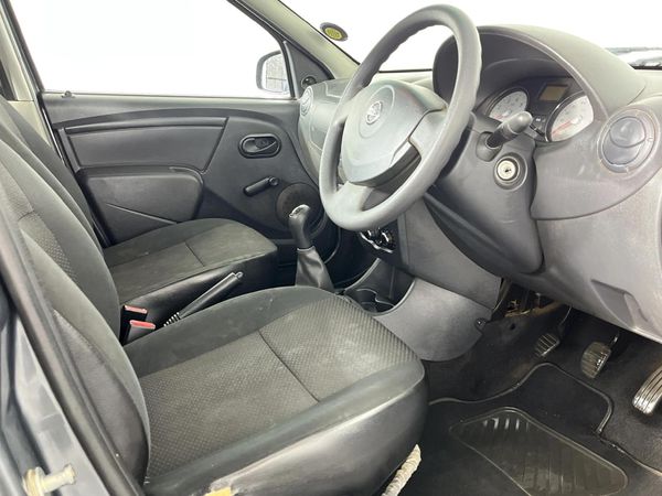 2019-Nissan-NP200-16-AC-Safety-Pack image:6