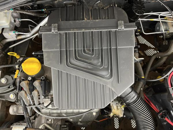 2019-Nissan-NP200-16-AC-Safety-Pack image:8