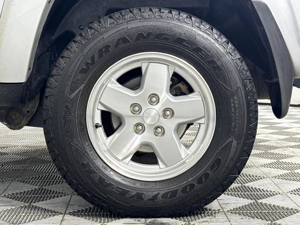 2003-Jeep-Cherokee-28-CRD-Limited-Auto image:6