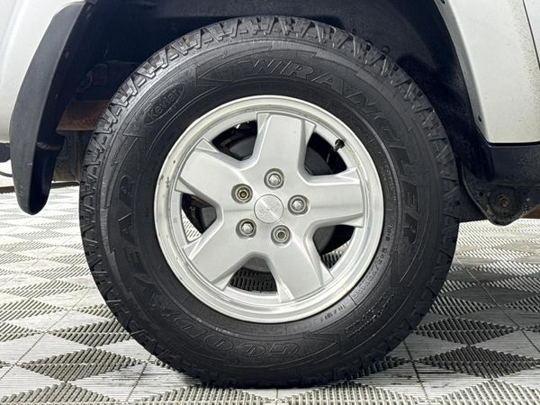 2003-Jeep-Cherokee-28-CRD-Limited-Auto image:7