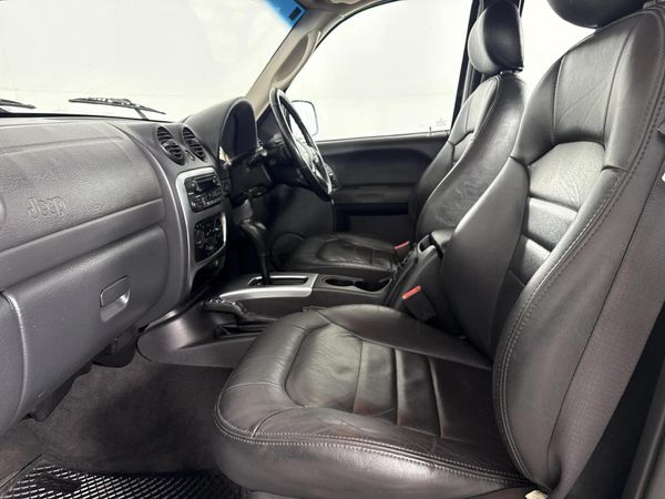 2003-Jeep-Cherokee-28-CRD-Limited-Auto image:8
