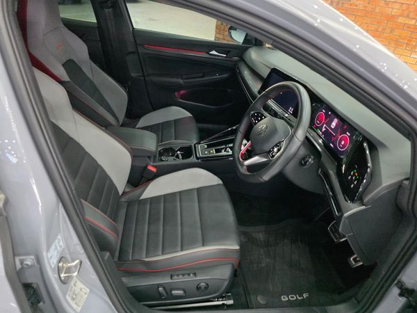 2025-Volkswagen-Golf-8-GTI-20-TSI-DSG image:6