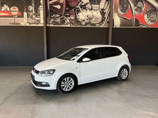2019-Volkswagen-Polo-Vivo-14-Comfortline-5-dr image:5