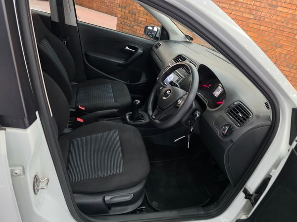 2023-Volkswagen-Polo-Vivo-14-Comfortline-5-dr image:6