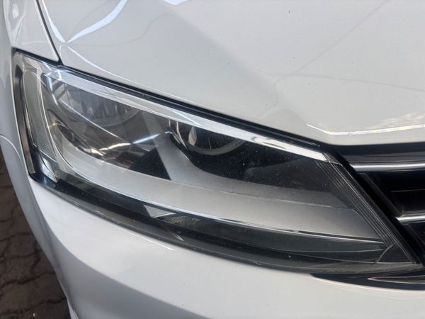 2017-Volkswagen-Jetta-GP-14-TSI-Comfortline image:3