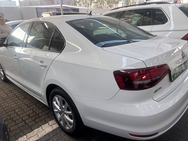 2017-Volkswagen-Jetta-GP-14-TSI-Comfortline image:5