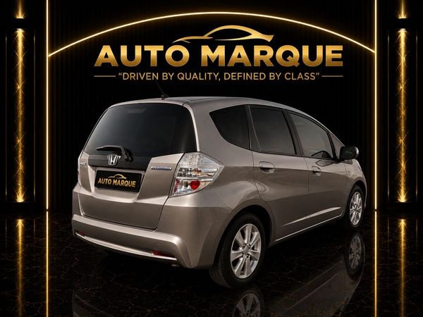 2011-Honda-Jazz-13-Hybrid image:3