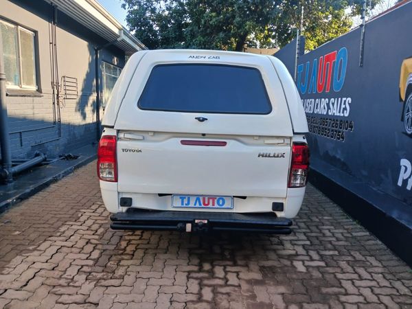 2017-Toyota-Hilux-20-VVTi-Single-Cab image:5