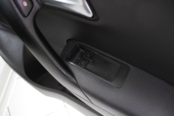 2022-Volkswagen-Polo-Vivo-TRENDLINE-WITH-MAGS image:11