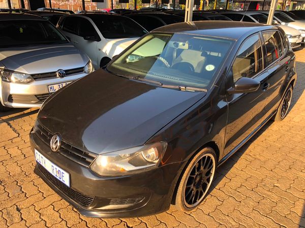 2010-Volkswagen-Polo-14-Trendline-5-dr image:1
