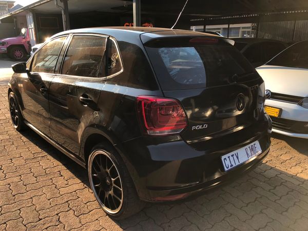 2010-Volkswagen-Polo-14-Trendline-5-dr image:4