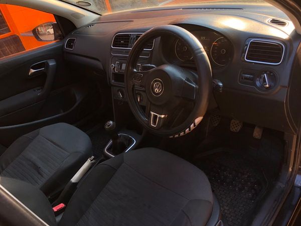 2010-Volkswagen-Polo-14-Trendline-5-dr image:6