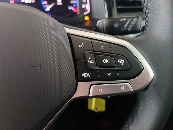 2025-Volkswagen-Polo-10-TSI-Life image:15