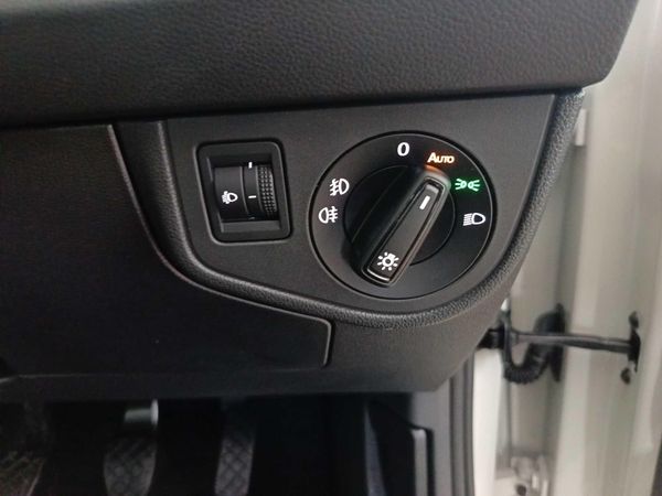 2025-Volkswagen-Polo-10-TSI-Life image:16