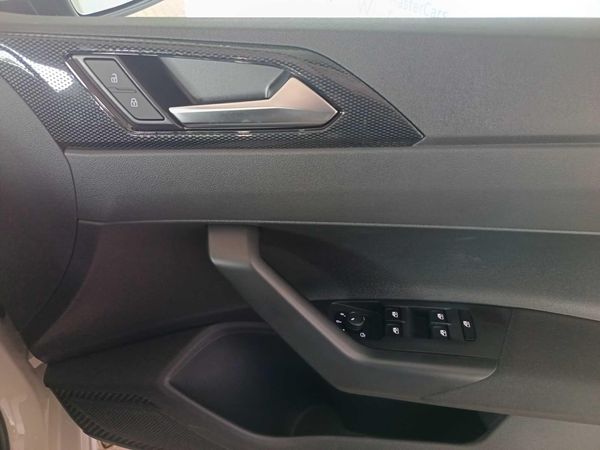 2025-Volkswagen-Polo-10-TSI-Life image:17