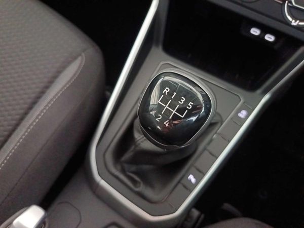 2025-Volkswagen-Polo-10-TSI-Life image:18