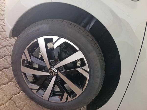 2025-Volkswagen-Polo-10-TSI-Life image:5