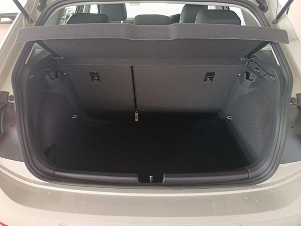 2025-Volkswagen-Polo-10-TSI-Life image:8