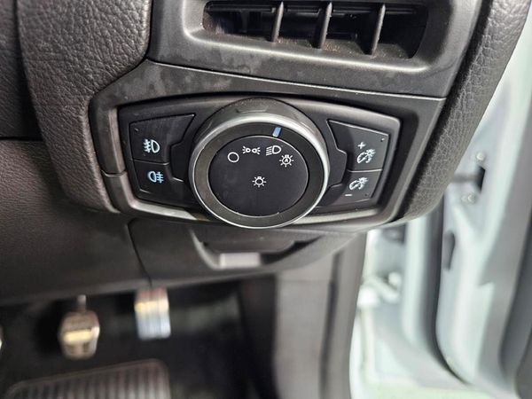 2016-Ford-Focus-20-EcoBoost-ST3 image:16