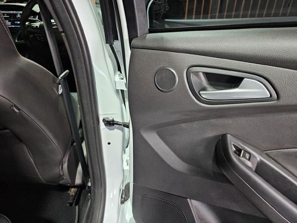 2016-Ford-Focus-20-EcoBoost-ST3 image:19