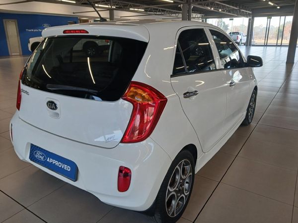 2014-Kia-Picanto-12-EX image:6